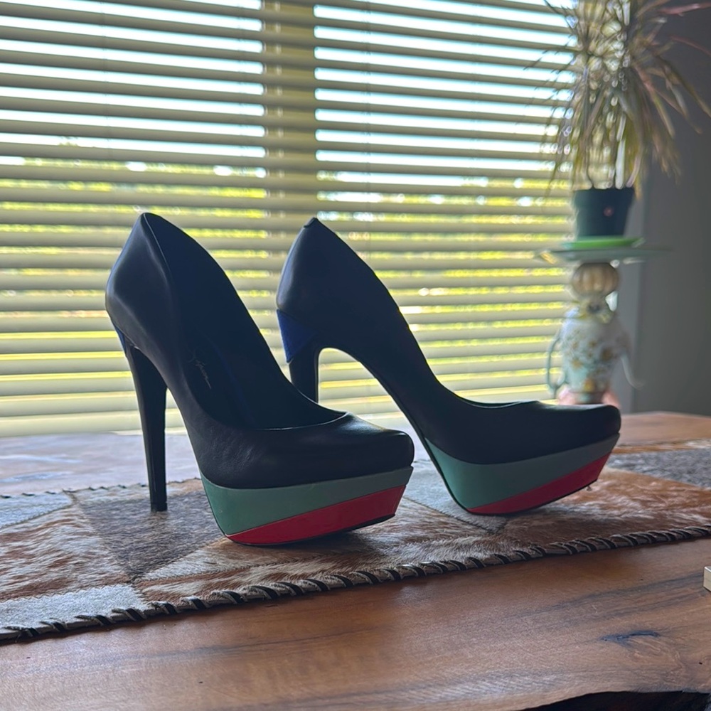 Stylish Black and Multicolor Jessica Simpson High heel